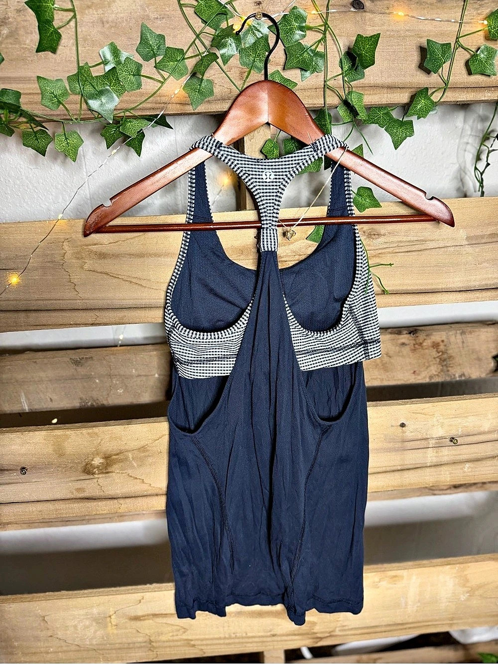 Lululemon athletic top size 4